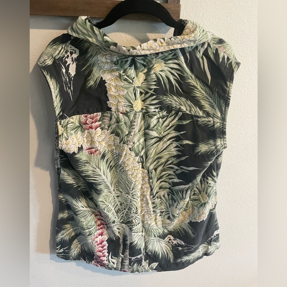 Tommy Bahama Women’s Hawaiian Floral Wrap Silk Top Size Large - Picture 3 of 3
